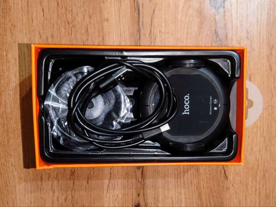 Держатель с беспроводной зарядкой