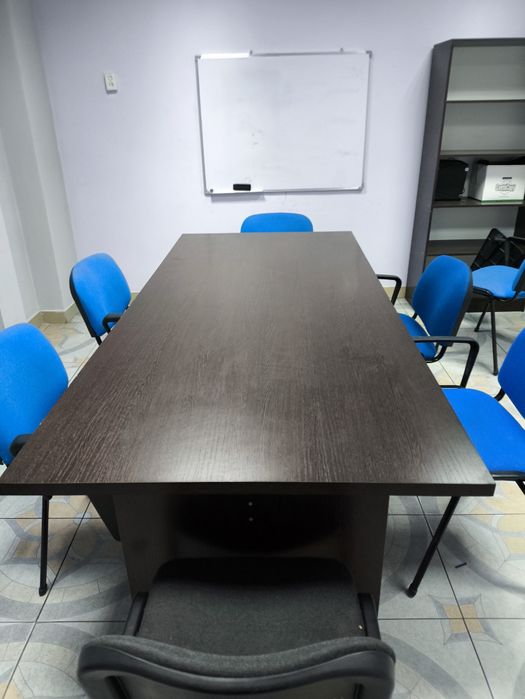 Конференс стол для офиса