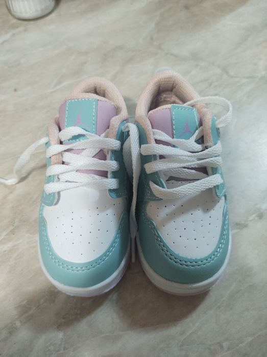 Децки обувки за момиче