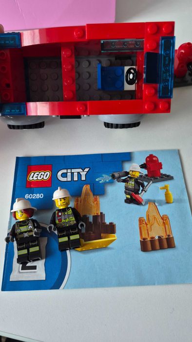 Lego City - camion de pompieri cu scara