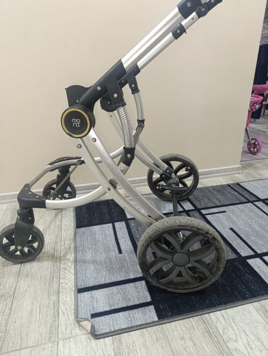 Бебешка количка и  кошница за кола