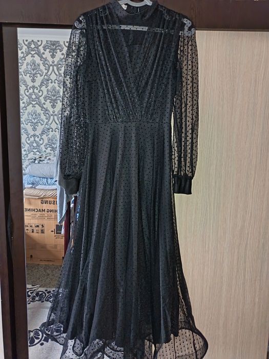 Продам платья и юбку
