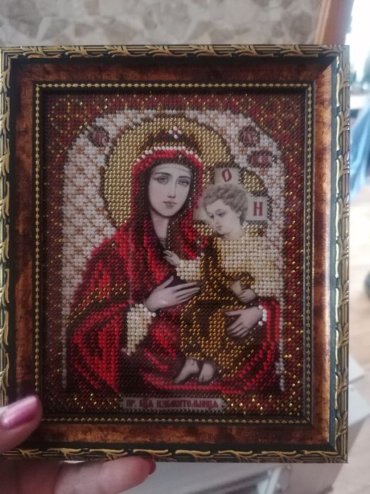 Икона вышита бисером
