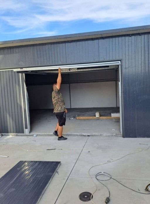 Vand garaj auto și magazie din panou sandwich