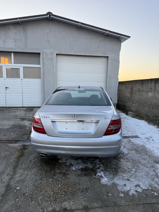 Dezmembrez  c class w204 2.2 cdi punte stop far capota bara aripa