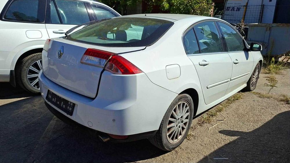 Dezmembrez Renault Laguna 3 Hatchback - 2.0 Diesel Din 2010 - Cutie Automata - M9R-E8
