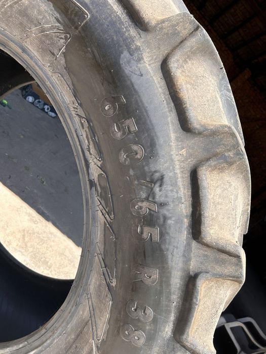 Гуми за трактор.