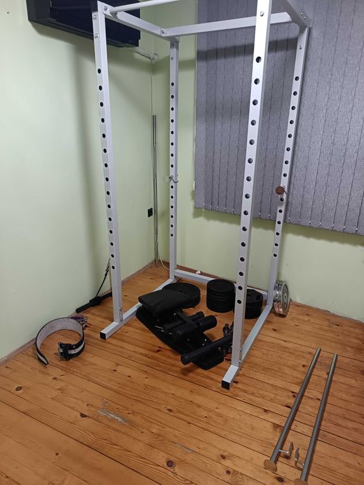 Продавам квадрат с лостове и тежести с безплатна доставка