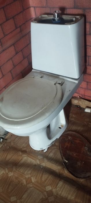 Продам унитаз без крышки