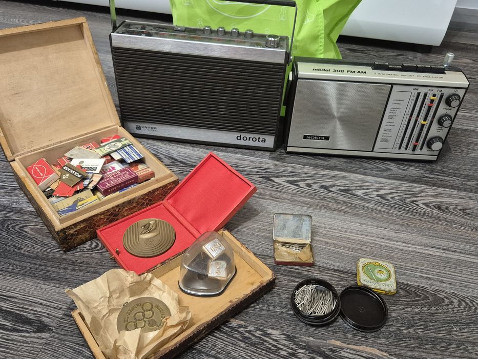 Транзистори, ножчета за бръснене, игли за шевна машина