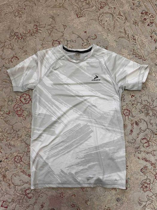 Спортивные футболки