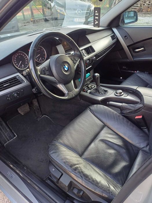 BMW 523 Автомобиль