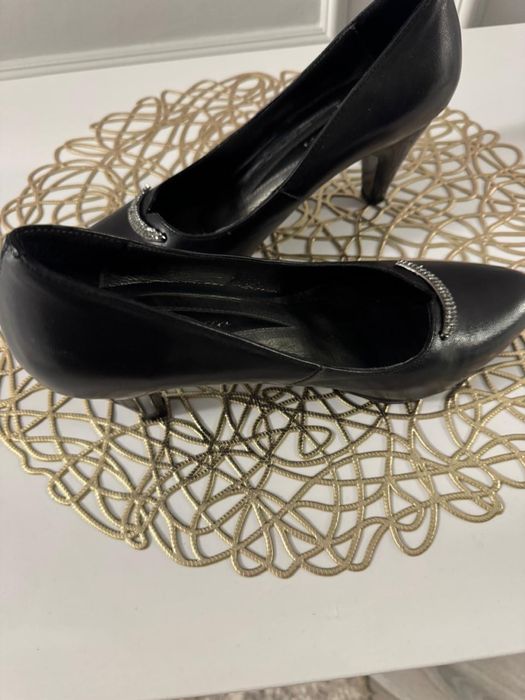 Туфли 37 размера , 3 пары обуви