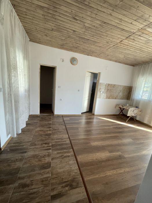 Vand casa in comuna Vultureni