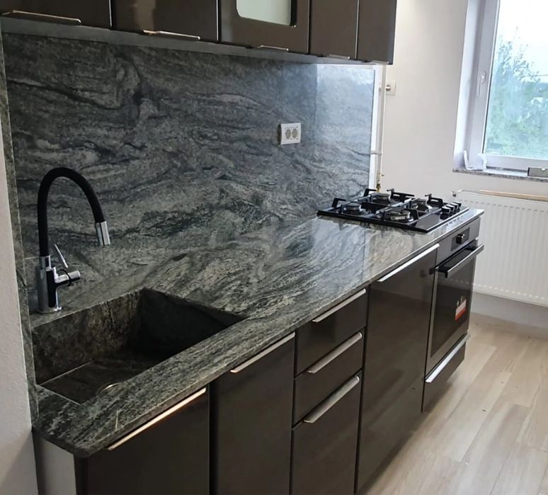 Blat/Glafuri/Trepte de granit natural la comanda