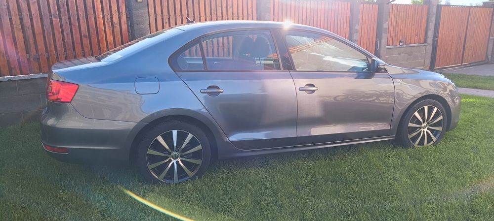 Vând VW Jetta Recent Adusa 1.6 Tdi cayc 236000km reali.2011 euro 5 (Passat,Golf,audi,polo)