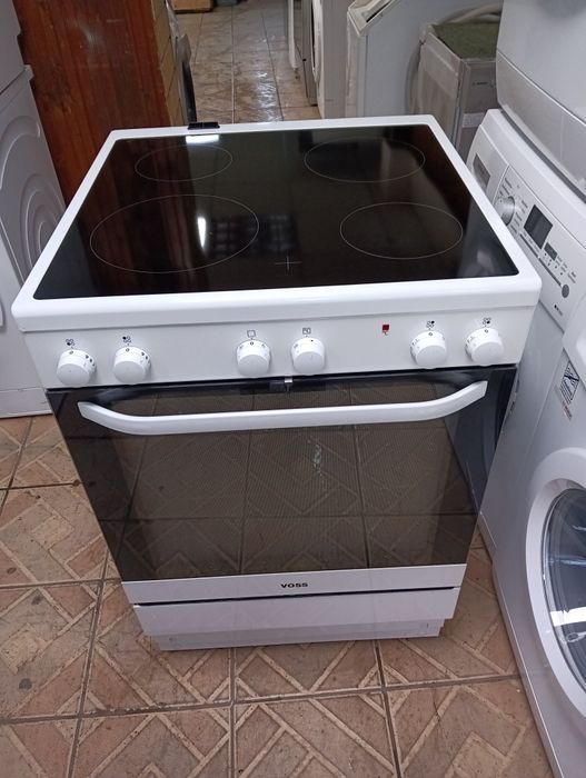 Свободно стояща печка с керамичен плот VOSS   с две години Гаранция!