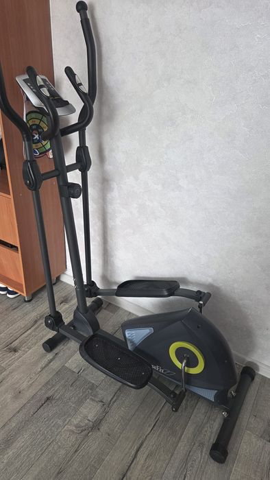 Продам эллиптический тренажер