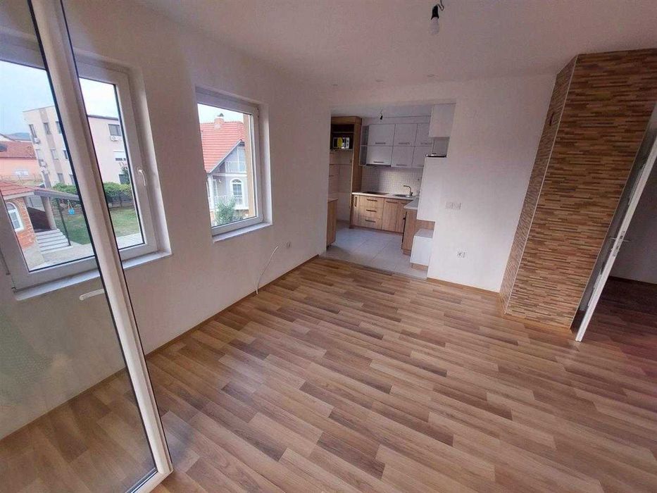 Дава се под наем Тристаен апартамент в Пловдив, Тракия - 90 кв.м за 280.5 € - Снимка #4