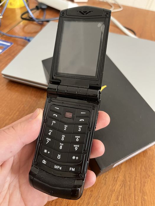 Vertu v77 ayxta modeli
