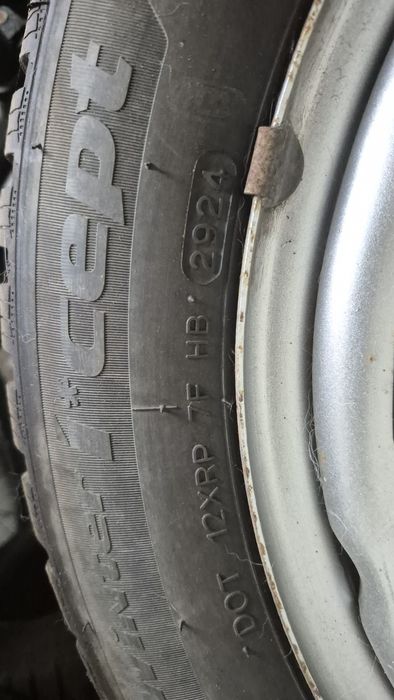 Roti kia 205 55 16 114.3 x 5 cauciucuri iarna