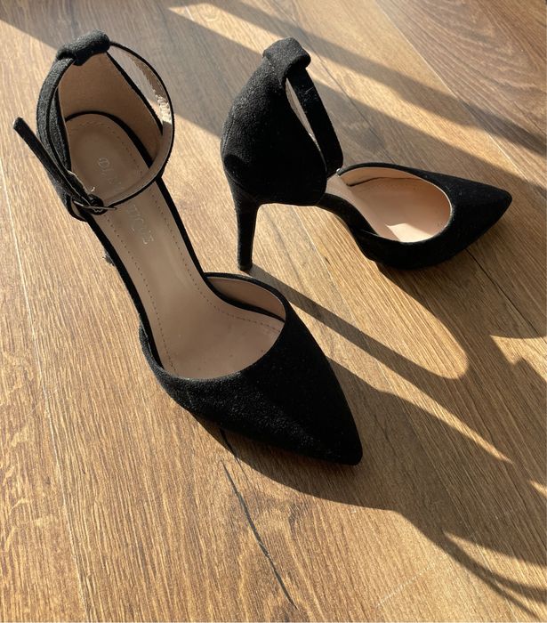 Pantofi stiletto noi negri