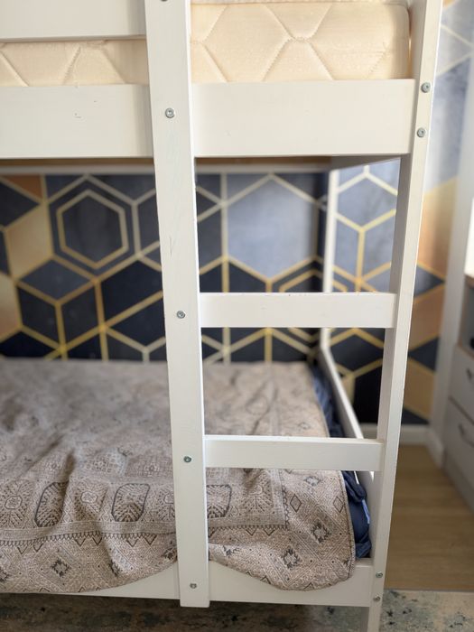 Кровать двухярустная