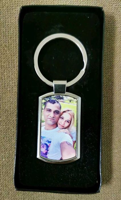 Ключодържател с Ваша снимка и гравирано послание.