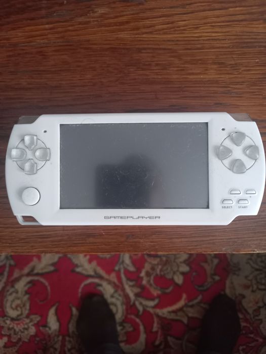 Продам игровую консоль