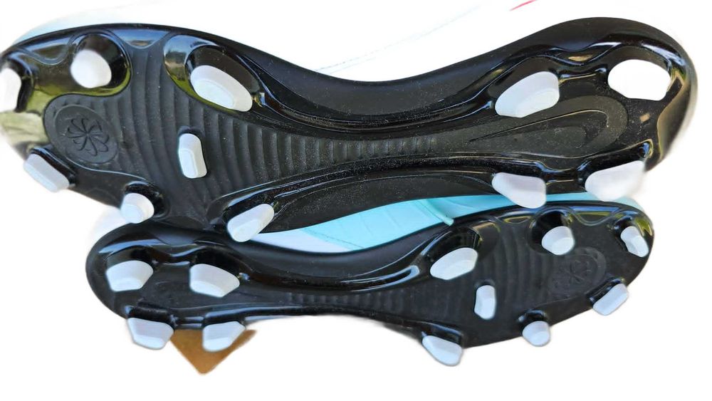 Ghete fotbal crampoane NOI Nike Phantom GX II Club FG/MG marimea 44,5
