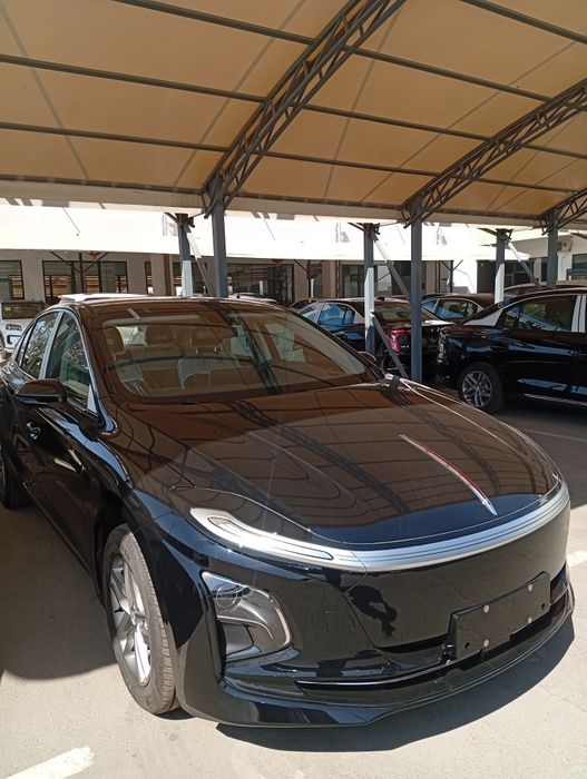 HongqiE-EM5 2025 restayling