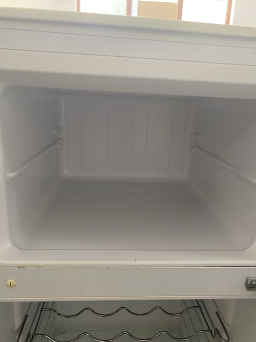 Хладилник с фризер BOSCH