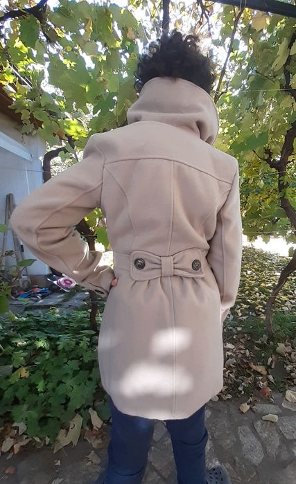 Стилно дамско късо палто S