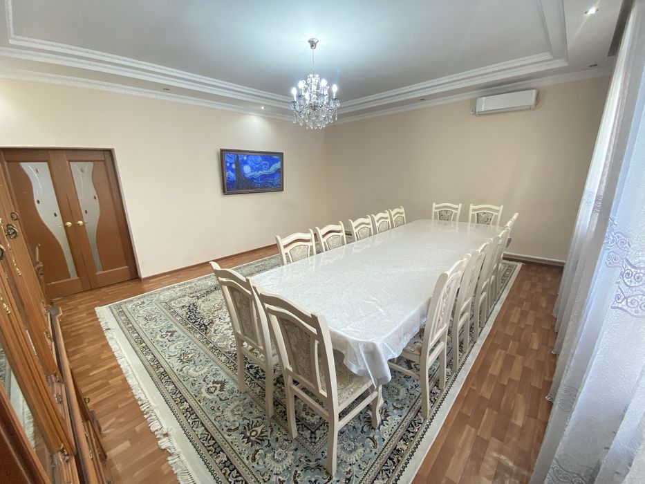 Продам стол для гостинной