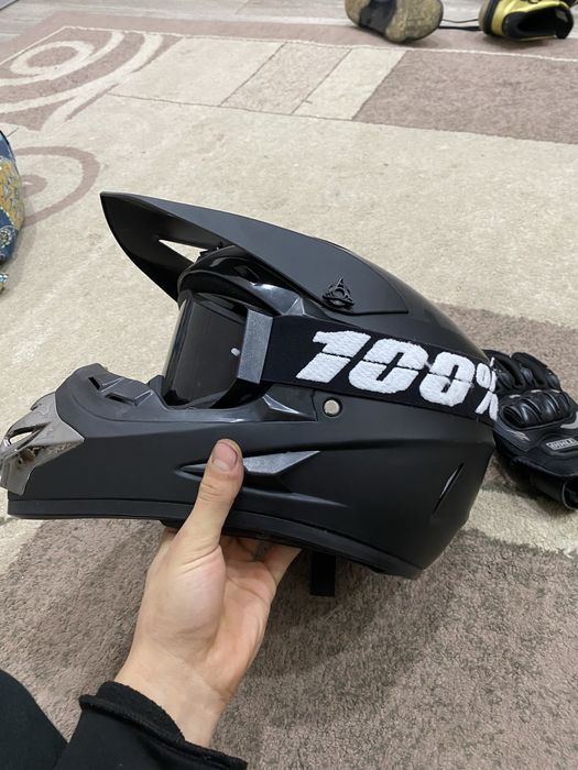 Продам мото шлем новый