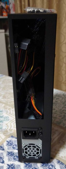 Компютърна кутия за Mini-ITX - със захранване