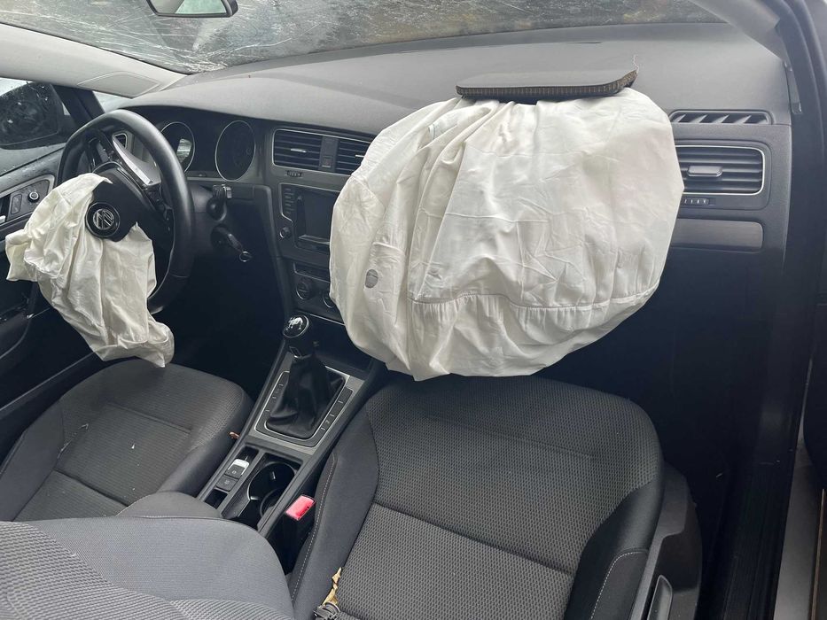 Фолксваген Голф 7  VW GOLF -   1.6 TDI   2013 г.  – Само на части