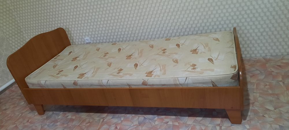 Продам кровать .