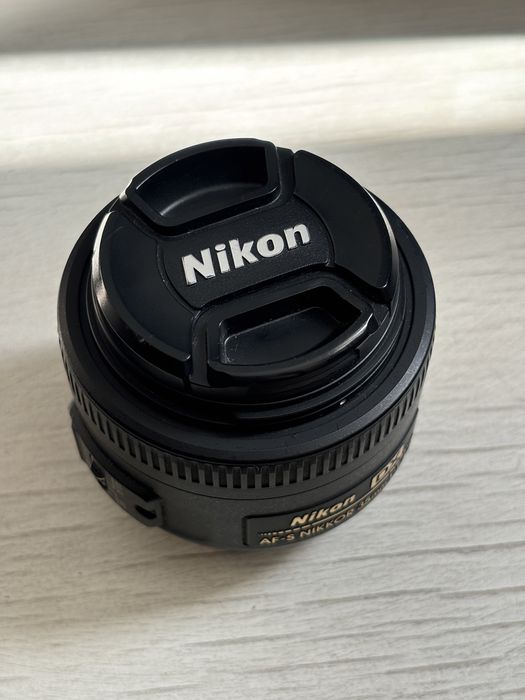 Объектив Nikon 35 мм