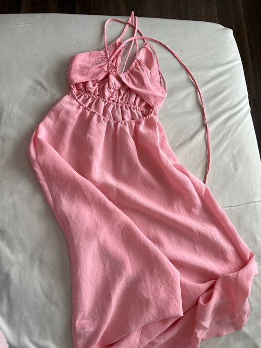 миди розова рокля Зара