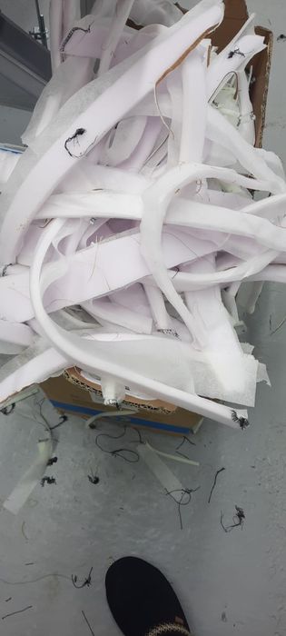 Обрезки нового поролона