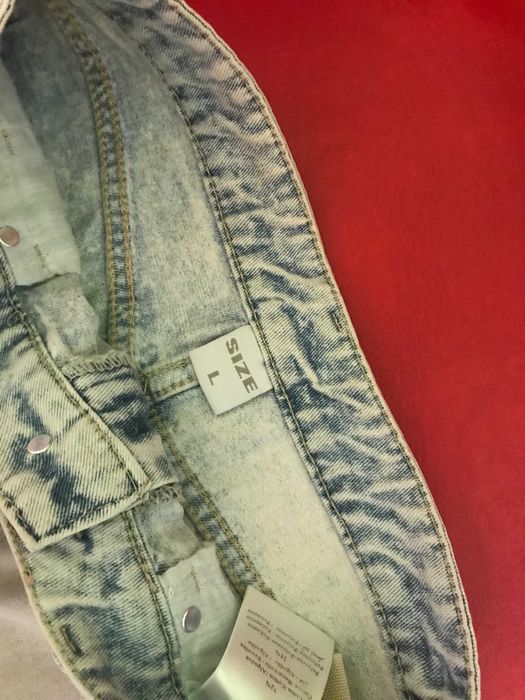 Стилни Къси Дънки с Декоративни Скъсвания