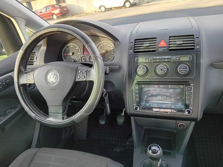 Volkswagen Touran 2.0 TDI 7 locuri recent inmatriculata