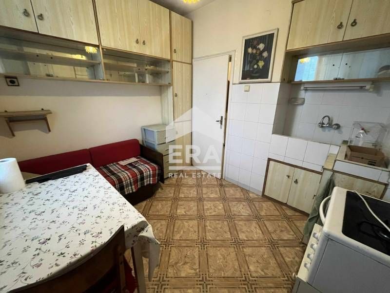 Продава се Тристаен апартамент в Варна, Център - 54 кв.м за 2686 €/кв.м - Снимка #8