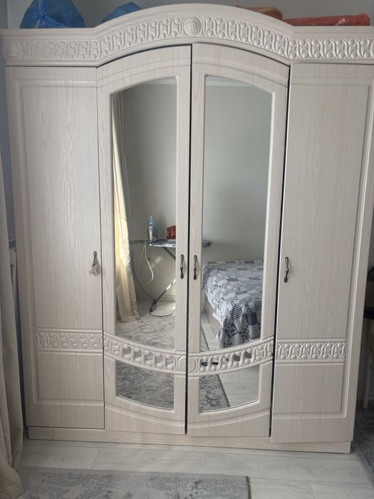 Продам спальный гарнитур в хорошем состоянии, кровать с мехпнизмом