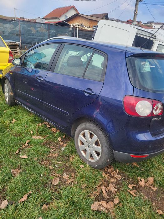 Dezmembrez Golf 5 Plus 1.6 FSI1.9 TDI 2.0 TDI 1.4 benzina