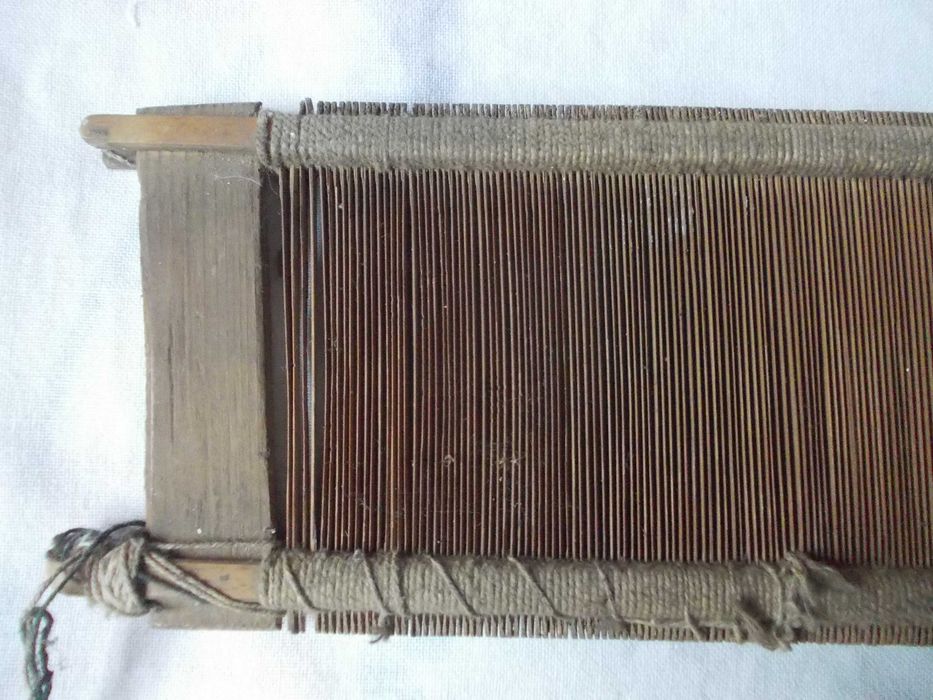 Spata pentru razboi de tesut manual