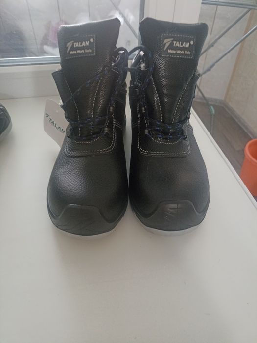 Продам спец обувь