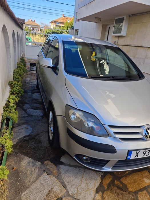 VW Golf  5 Plus .