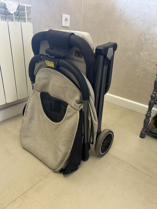 Продам прогулочную коляску